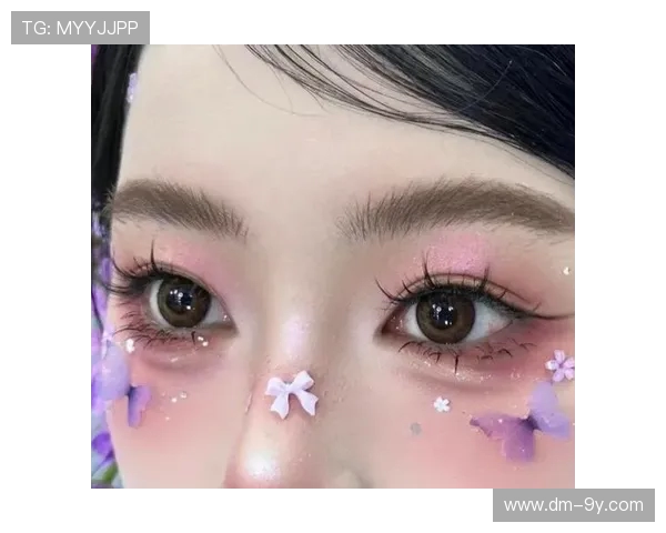 激情绿茵上的女性球迷多彩活力应援潮流妆容灵感指南风格探索秘籍